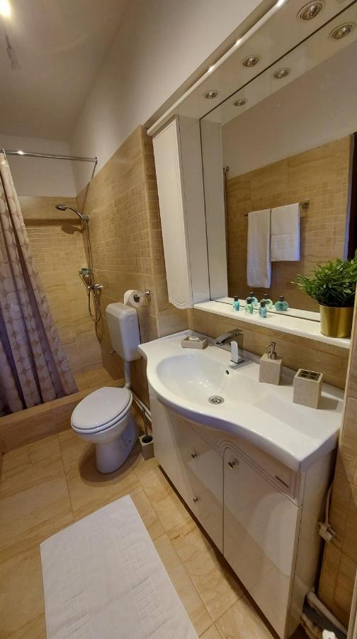 Ambiennt Hotel Букурещ Екстериор снимка